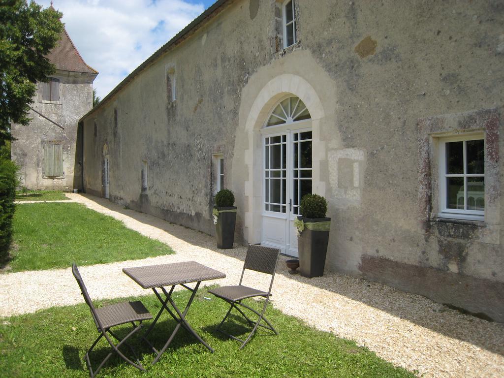 Chateau de Puyrigaud Bed & Breakfast Léoville Exterior foto