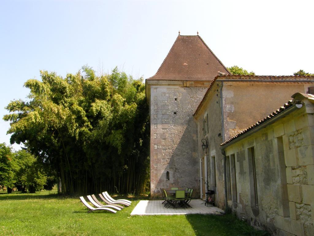 Chateau de Puyrigaud Bed & Breakfast Léoville Exterior foto